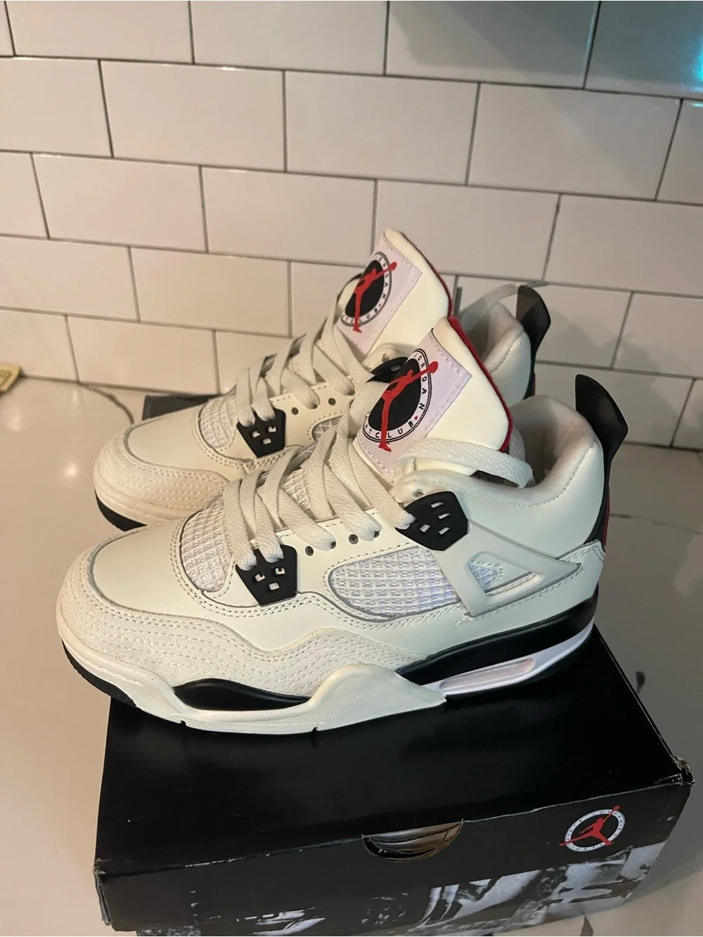 Men’s Retro 4 Fight Club Size 5.5.